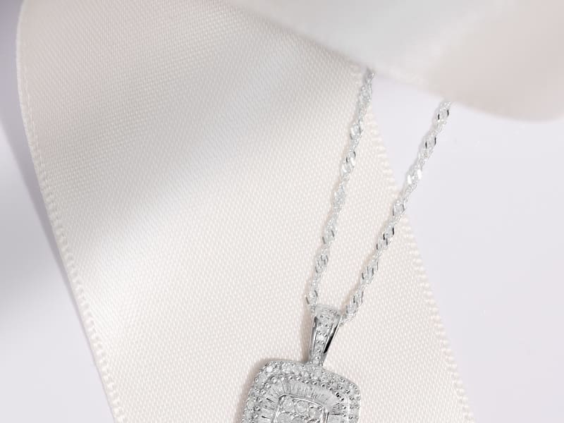 An Insider s Guide to Holiday Jewelry Shopping JTV